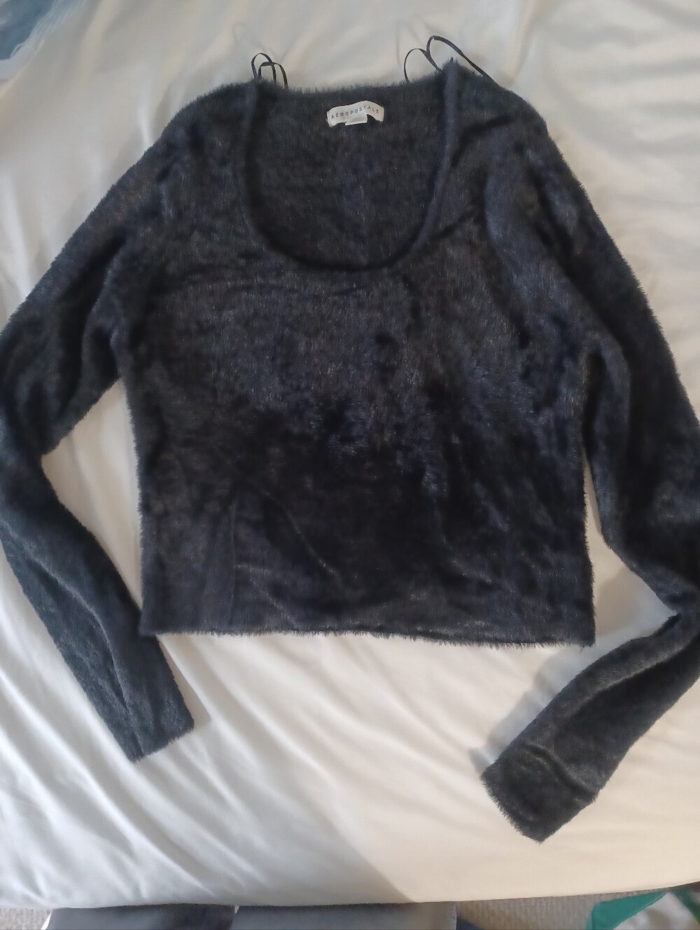 Aeropostale womens XL cropped faux fur long sleeve black sweater